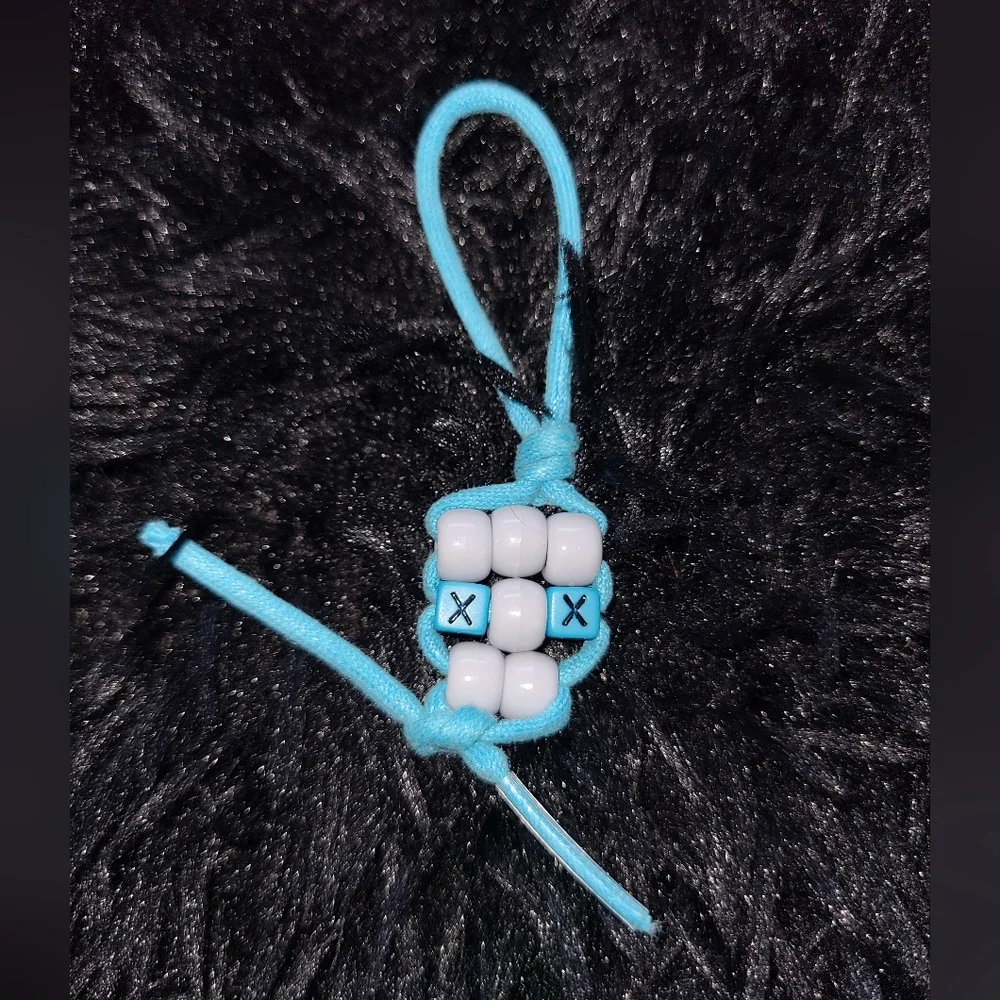 Skull Keychain - Picture 2 of 2